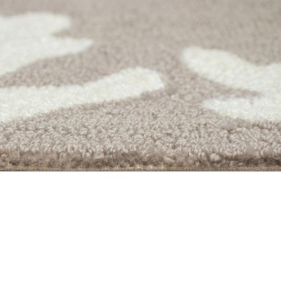 Hand-Tufted Coral Motif Indoor/Outdoor Round Rug in Silver