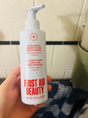 FIRST AID BEAUTY Ultra Repair Cream-to-Foam Hydrating Cleanser