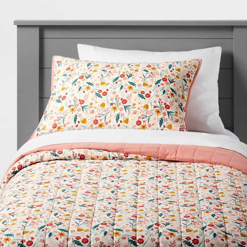 Garden Floral Cotton Kids' Quilt - Pillowfort™, 5 of 13