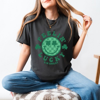 Simply Sage Market S.W.Smiley Feelin Lucky Checkered Smiley Face  Garment Dyed Tee