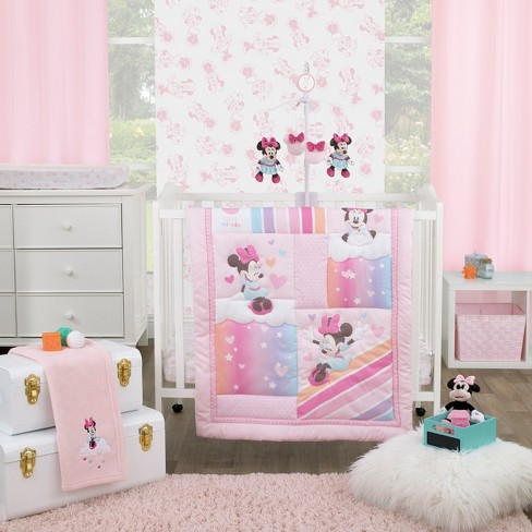 Bedding set outlet for mini crib