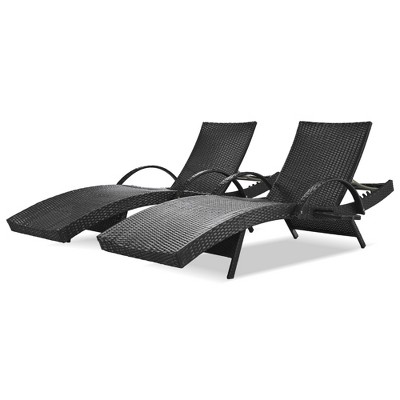 Gulches Outdoor Wicker Chaise Lounge Chairs Set of 2, Ergonomic Wave Design, Adjustable Backrest, Pull-out Side Table for Pool Sunbathing, Black