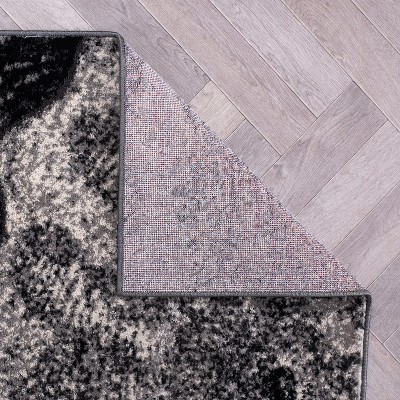 Black and Gray Floral Synthetic 5' x 7' Area Rug