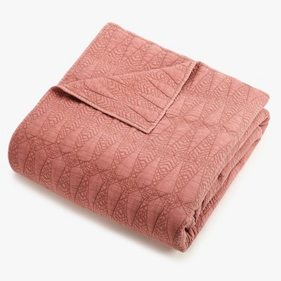 Kahelo Red Cotton Full Quilt Set with Textured Accent