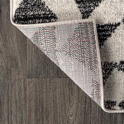 Aisha Black and Cream Geometric 8' x 10' Area Rug