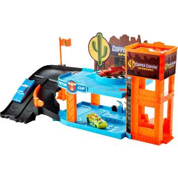 Disney and Pixar Cars Glow Racers Copper Canyon Glowing Garage Playset