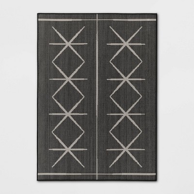 5'x7' Mod Directional Lines Outdoor Rug Black - Threshold™