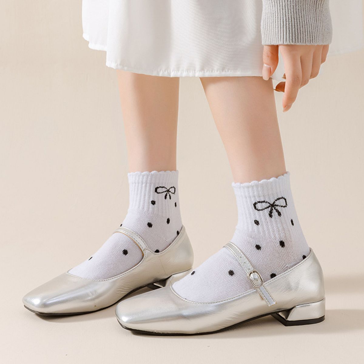 Anna-Kaci Women's Soft Cotton Ankle Socks with Bow Embroidery Polka Dot Design 4 Pairs - thumbnail 5