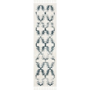 Berber Fringe Shag BFG524 Power Loomed Indoor Rugs - Safavieh - 1 of 4