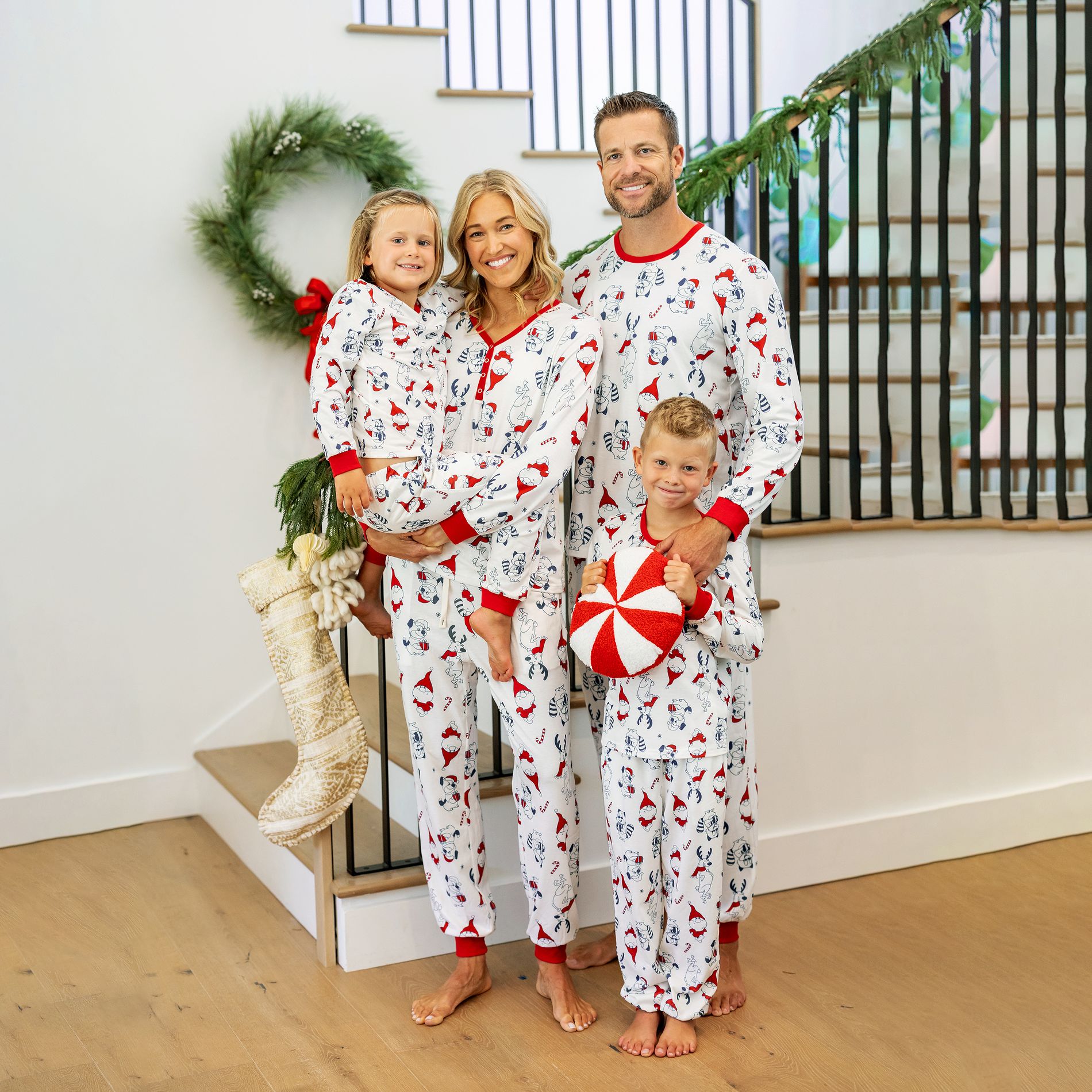 PATPAT Christmas Matching Family Pajamas Set Santa Claus and Dogs Print PJS with Christmas Socks White