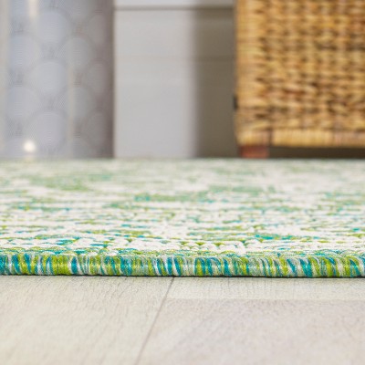 Sinjuri Cream/Green Medallion 4'x6' Synthetic Indoor/Outdoor Rug