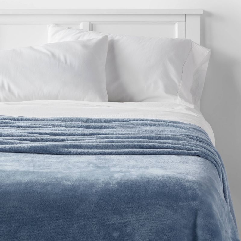Full/Queen Solid Plush Blanket Blue - Room Essentials&#8482;, 3 of 5