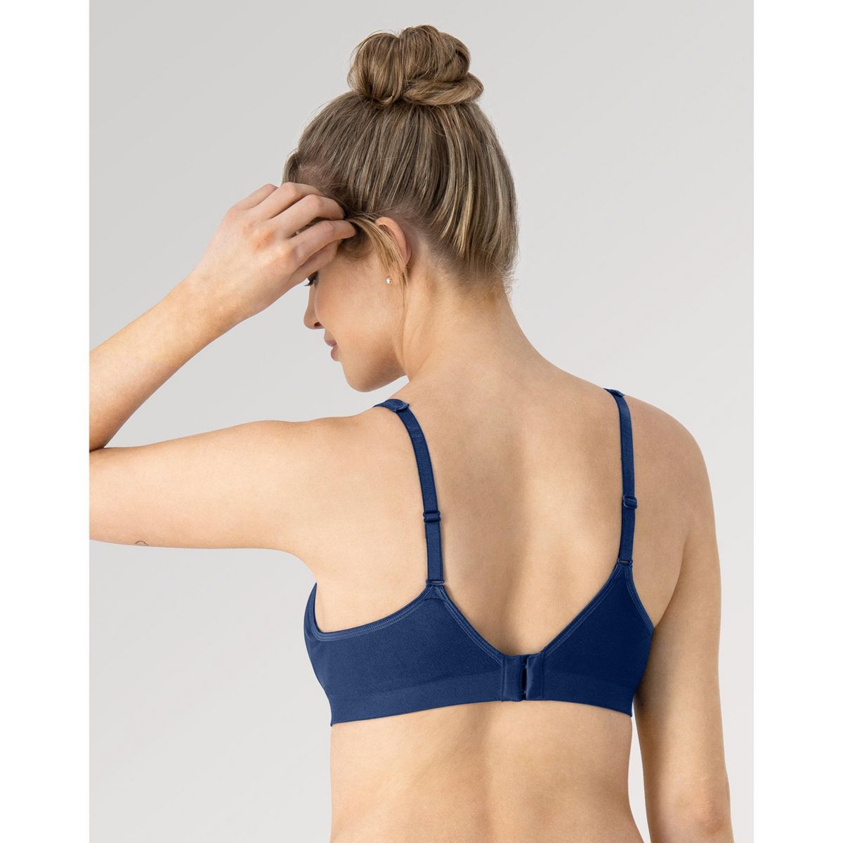 Hanes Foam Evolution Women’s Wireless Bra with SmoothTec Band - thumbnail 5
