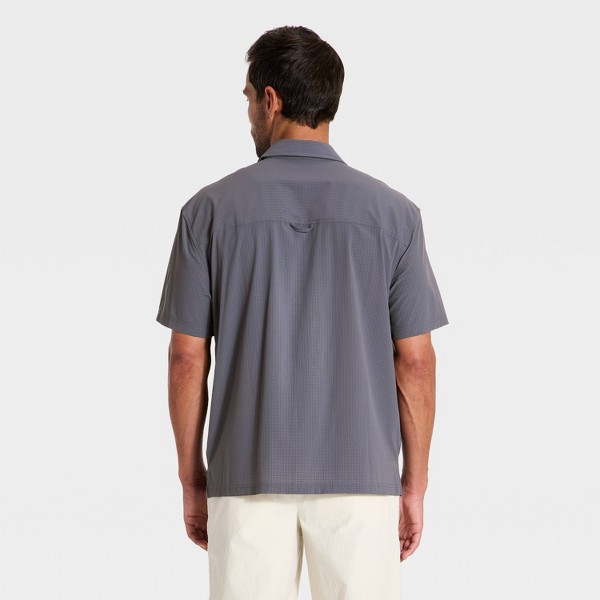 Camisa de botones trekker de manga corta para hombre - Goodfellow & Co™ 2