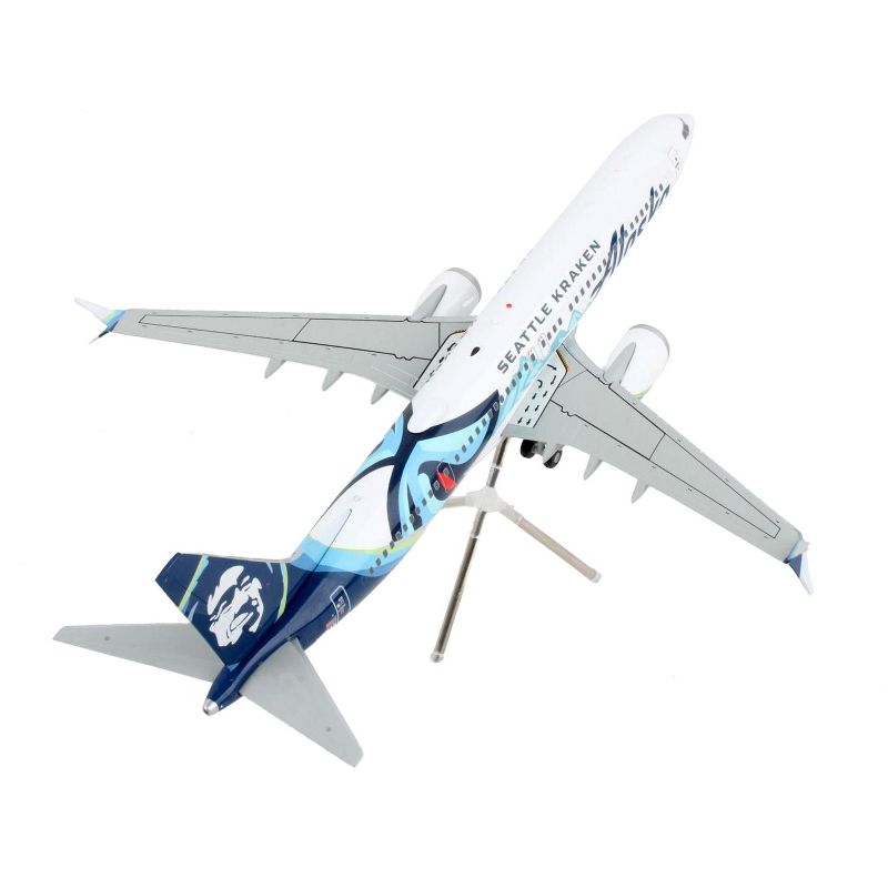 Boeing 737 MAX 9 Commercial Aircraft "Alaska Airlines" White with Blue Tail 1/200 Diecast Model Airplane by GeminiJets, 3 of 4