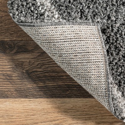 Luxurious Gray Geometric 5' x 7' Shag Area Rug