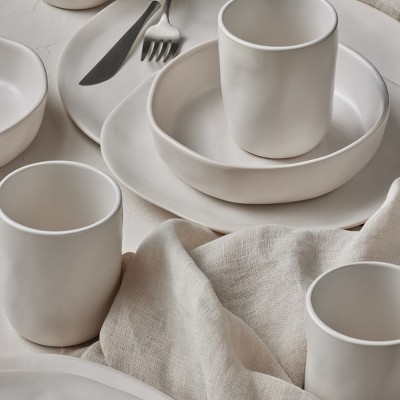 Hekonda Beige and White Ceramic 32-Piece Dinnerware Set