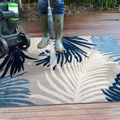 Navy and White Floral Synthetic Indoor/Outdoor Rug 5' x 7'