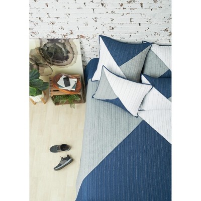 White and Blue Reversible Cotton Queen Quilt Set