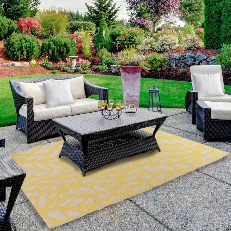 Northlight 4' x 6' Yellow and White Floral Rectangular Outdoor Area Rug, 2 of 5