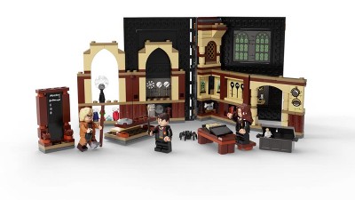 LEGO® Harry Potter 76397 Hogwarts™ Moment: Defence Class - Build