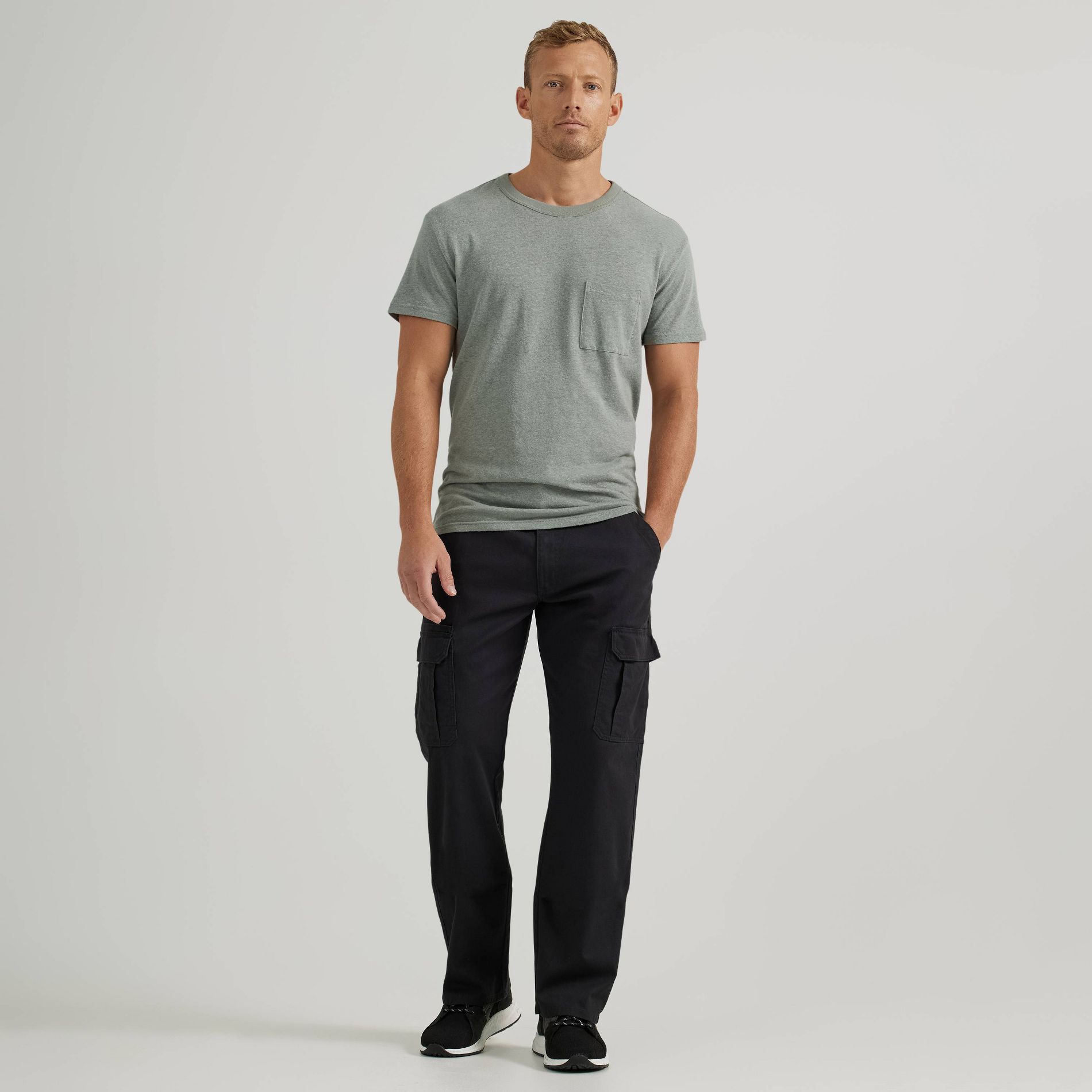 Wrangler Men's ATG Relaxed Cargo Pants - Black 38x30: Heavyweight Cotton-Spandex, Mid Rise, Stretch, Full Length