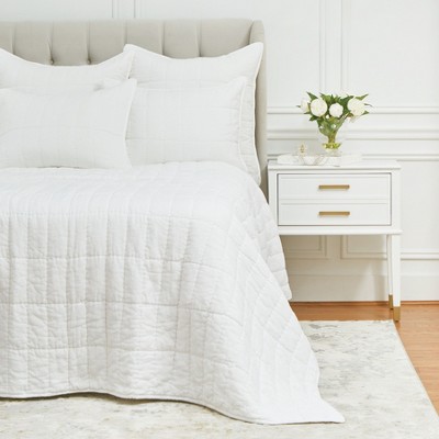 EY Essentials Odine Dove Queen Quilt