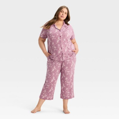 Women's Cloud Knit Short Sleeve Notch Collar Top and Cropped Pants Pajama Set - Auden™