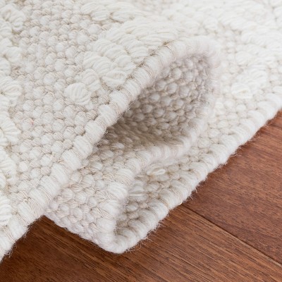Ivory Hand-Knotted Wool and Cotton 4' x 6' Area Rug