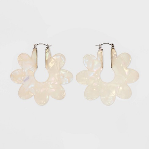 White flower deals hoop earrings