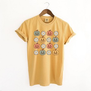 Simply Sage Market Women's Pumpkin Daisies Short Sleeve Garment Dyed Tee - 1 of 2