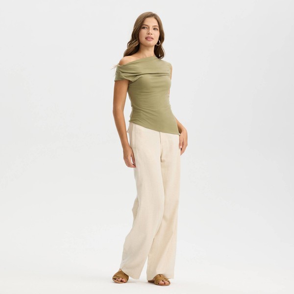 Top asimétrico con fruncido para mujer - A New Day™ 3
