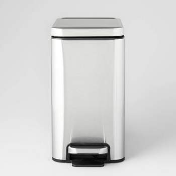 Hefty 12.8-Gallons Silver Plastic Touchless Kitchen Trash Can with