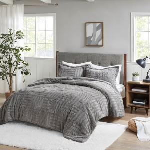 Lyngins Arctic Faux Fur Checkerboard Comforter Set, Hypoallergenic Bedding Set with Matching Shams, Oeko-Tex Certified, Twin Size Quilt Bedding Set - 1 of 4