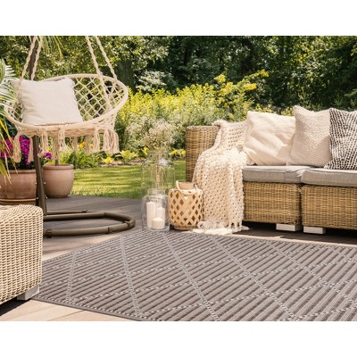 Neutral Diamond Trellis Flatwoven Indoor/Outdoor Rug 4'10" x 7'6"