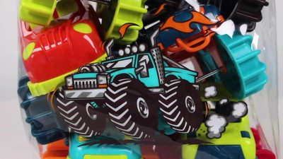 Monster Jam Mini Holiday Advent Calendar, 24 Days Of Mini Monster Trucks  And Accessories, 1:87 Scale, Kids Toys For Boys And Girls Ages 3 And Up :  Target