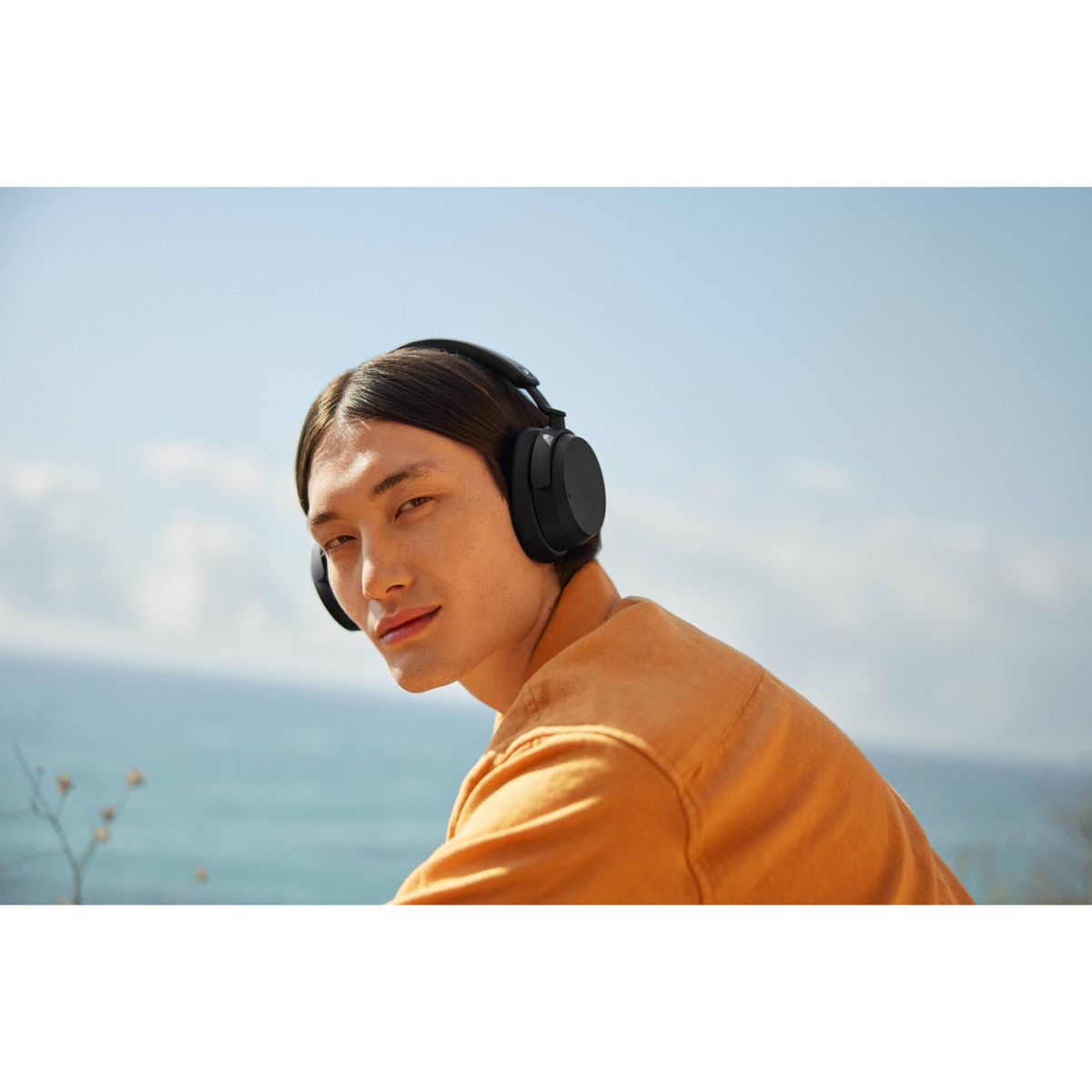Sennheiser ACCENTUM Wireless Headphones - Black - thumbnail 5