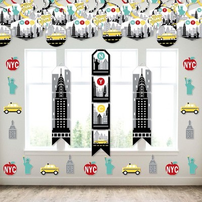 Big Dot of Happiness NYC Cityscape - Wall and Door Hanging Decor - New York City Party Room Decoration Kit