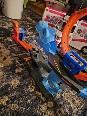 Hot Wheels City T-Rex Chomp-Down Track Set with a Huge Loop & 1:64 Scale  Toy Car 