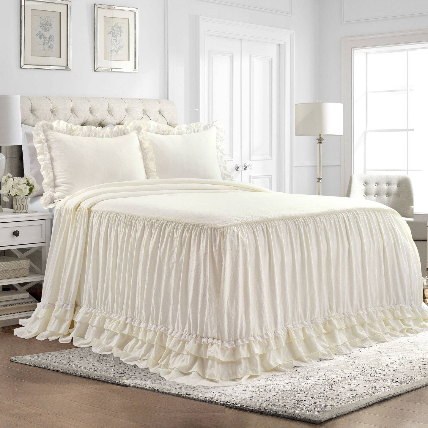 Комплект с покрывалом Lush Decor 3pc King Ella Lace Ruffle Bedspread Set Ivory - Lush Décor: Elegant Polyester Bedding, Plain Weave, Lightweight, цвет: Слоновая кость — фото 1
