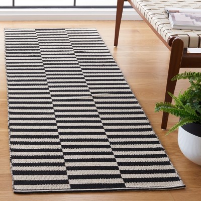 Coastal Charm Black and Ivory Handwoven Wool-Cotton 8' x 10' Rug