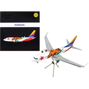Boeing 737-700 Commercial Aircraft w/Flaps Down California Flag Livery "Gemini 200" 1/200 Diecast Model Airplane by GeminiJets - 1 of 4