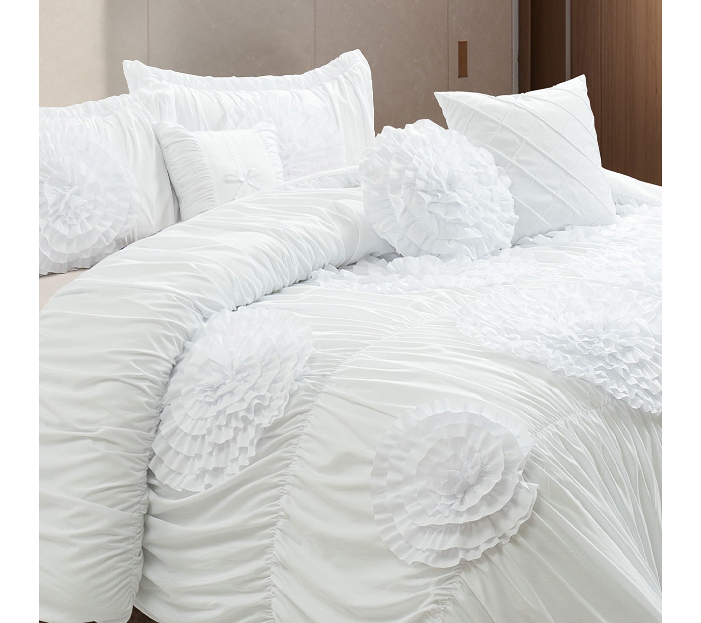 Постельное бельё HIG French Country Handmade Ruffle Floral Bed in a Bag, 7-Piece Camel Queen Size Comforter Set with Ruffled Shams, Bedskirt & Accent Pillows, цвет: С принтом — фото 2