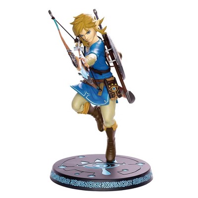 Dark Horse Comics The Legend of Zelda: Breath of the Wild 10" Link Figure