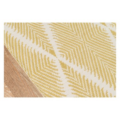 Citron Yellow Diamond Pattern Synthetic Area Rug 5' x 7'
