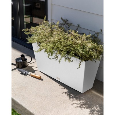 White 31" Recycled Plastic Indoor/Outdoor Planter Set