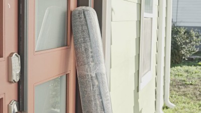 Green and Ivory Geometric 8' x 10' Outdoor Synthetic Rug