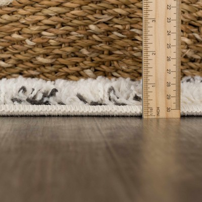 Gray and Beige Trellis Shag Area Rug 5'3" x 7'3"