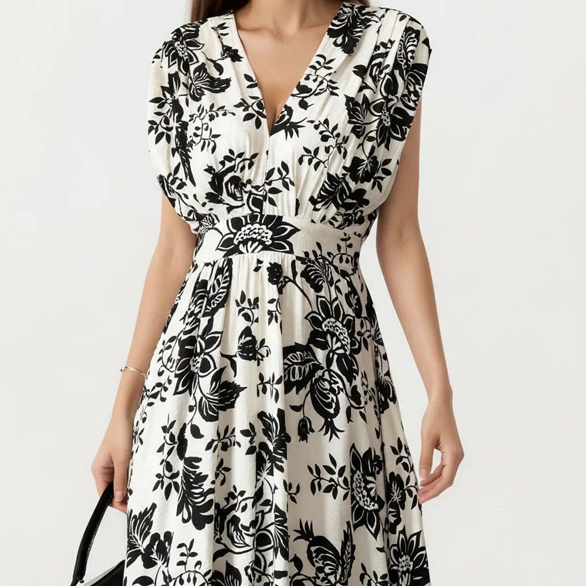 Anna-Kaci Women's V Neck Maxi Dress with Floral Print and Flutter Sleeves - thumbnail 4