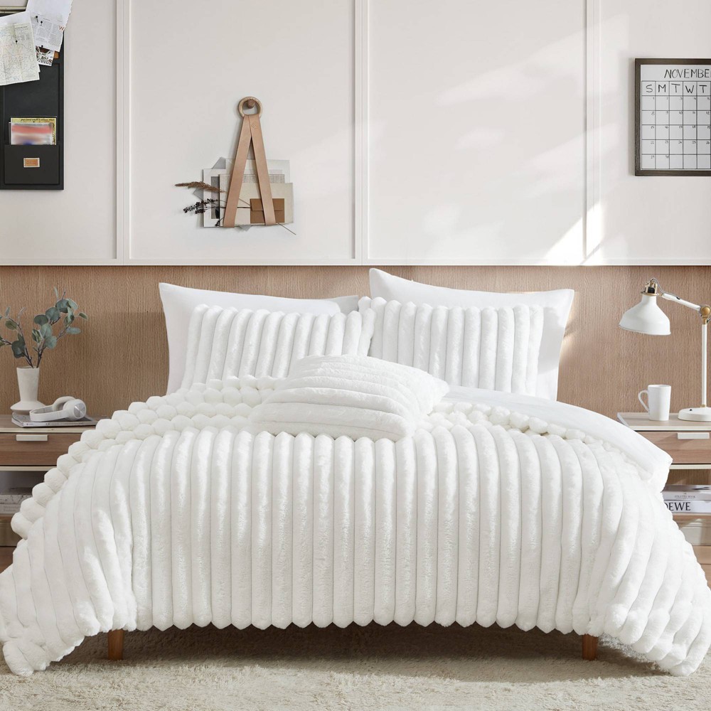 4pc King Everett Comforter Bedding Set White - Riverbrook Home: Woven Polyester, 430 Thread Count, Includes Decorative Pillow